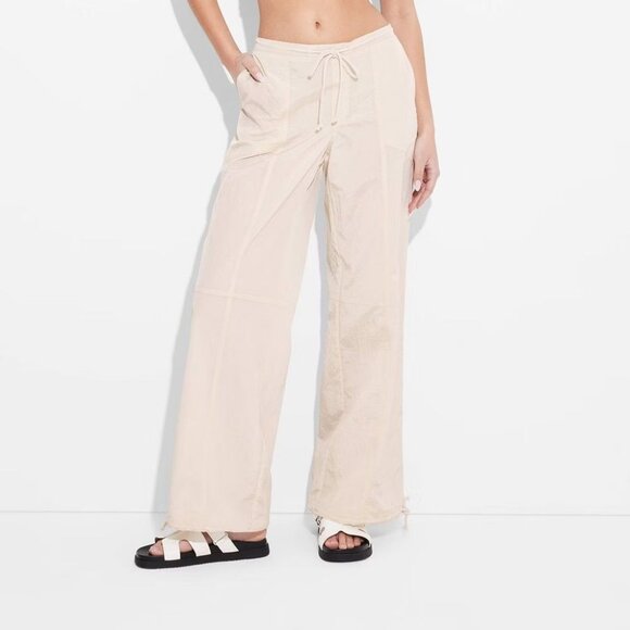 NEW Wild Fable Women's Mid Rise Relaxed Fit Parachute Pants - Light Beige - M - Picture 1 of 10